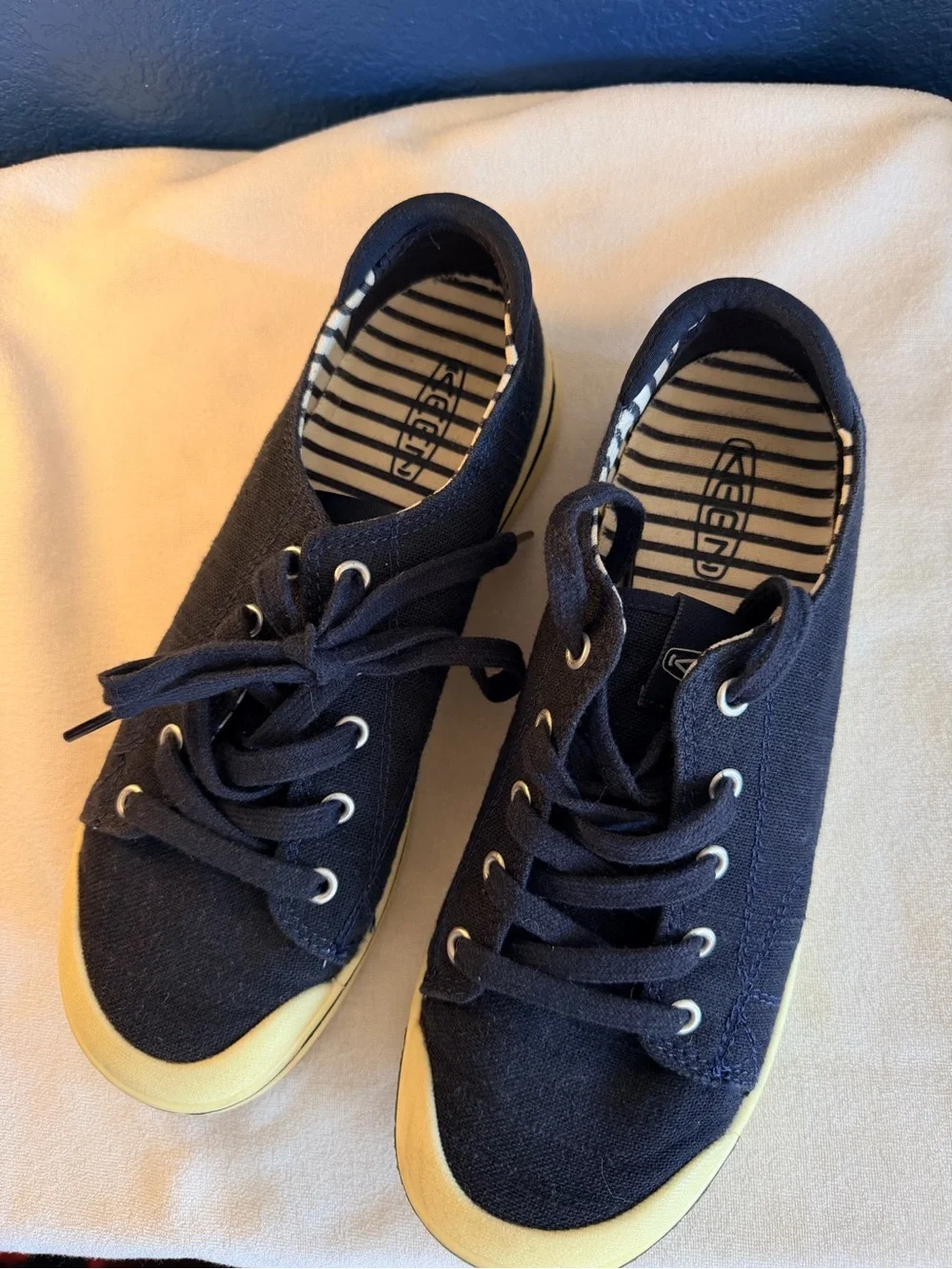 Women’s keen Navy Canvas Lace-Up Sneakers with Cream Toe